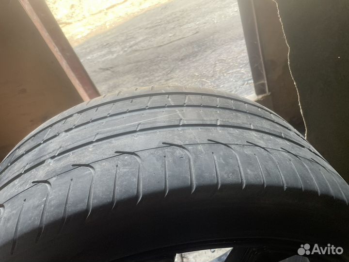 Pirelli P Zero 255/35 R20