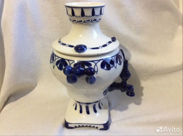 Сувенирный фарфоровый самовар 