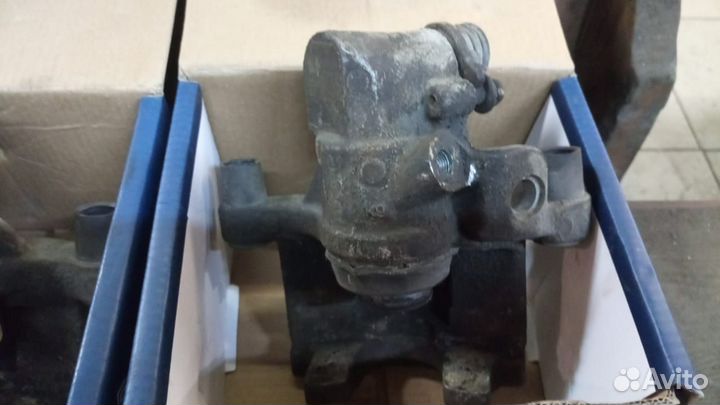 Заднее суппорта Ford Focus 2