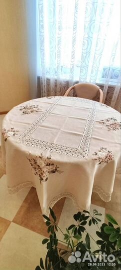 Скатерть лен с вышивкой овальная