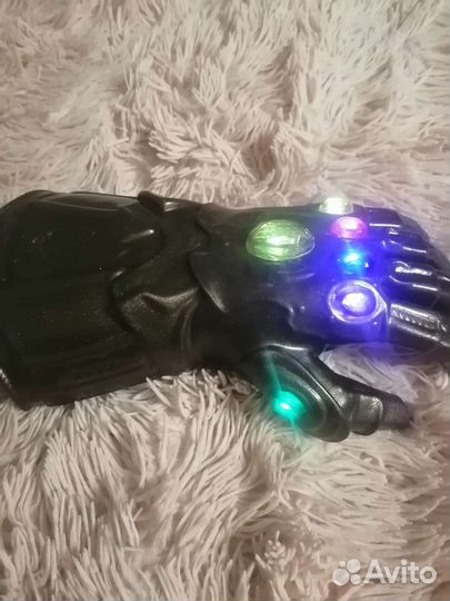 Детская игрушка Перчатка Таноса