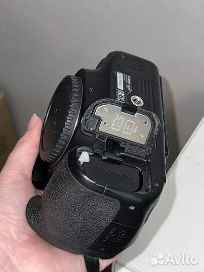 Зеркальный фотоаппарат Canon 80d