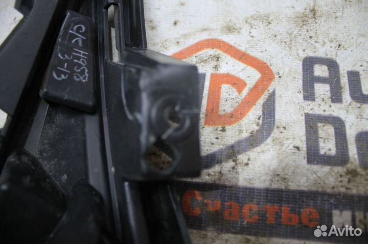 Toyota Land Cruiser 150-151 кронштейн фары