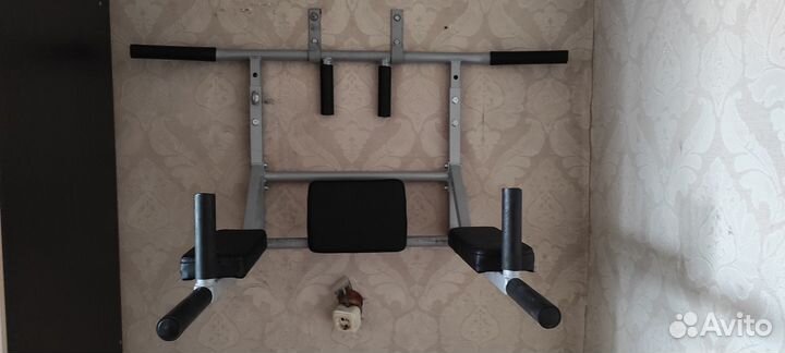 Турник настенный с брусьями