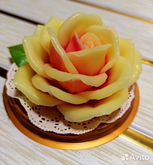 Роза из мыла в куполе