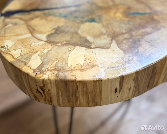 Столик журнальный в стиле лофт из каповой березы
