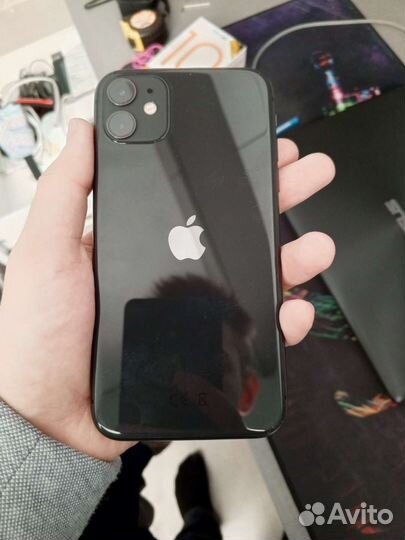 Телефон iPhone 11