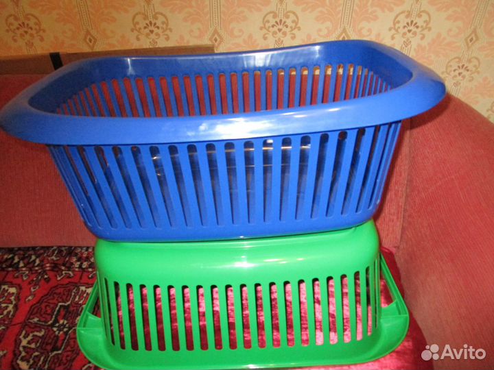 Корзина (пластик) для хозяйственных нужд,новые