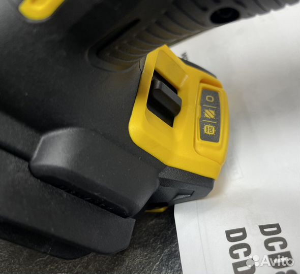 Аккумуляторная дрель-шуруповерт dewalt DCD800N