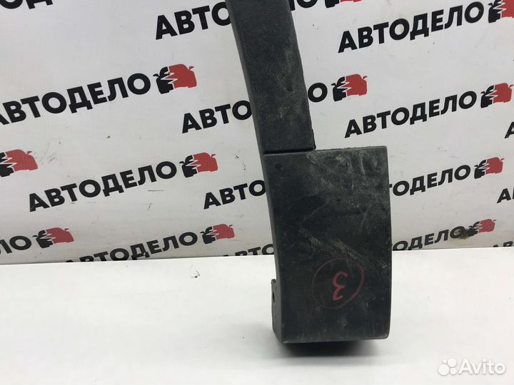 Накладка арки крыла передняя левая stvw71016M2