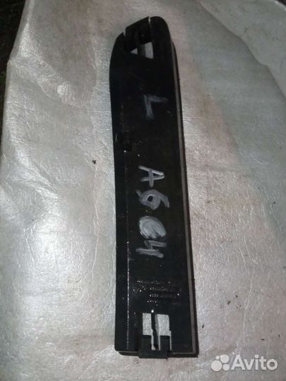 Audi A6 C4 решётка в бампер левая