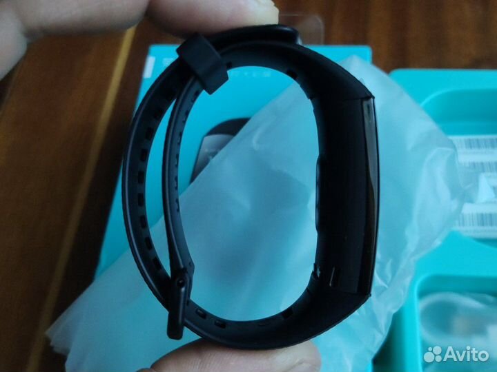 Фитнес браслет Huawei honor band 4