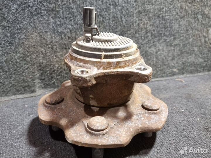 Ступица задняя правая Toyota Avensis 3 универсал