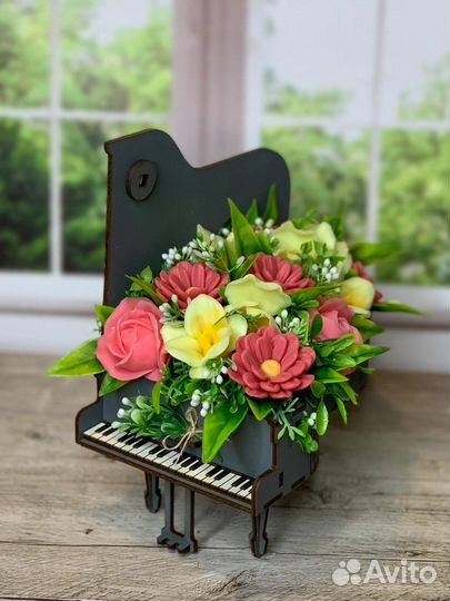 Букет из мыла в рояле