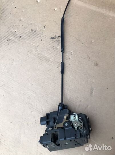 Замок двери передней правой Skoda Octavia A4(229)