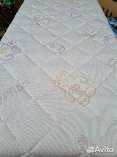 Детская кровать,бу,к ней новый матрас plitex