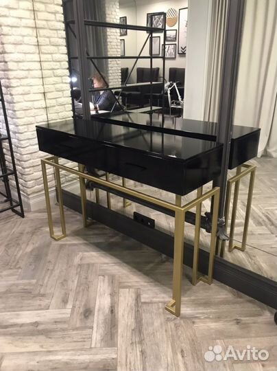 Консоль дизайнерская