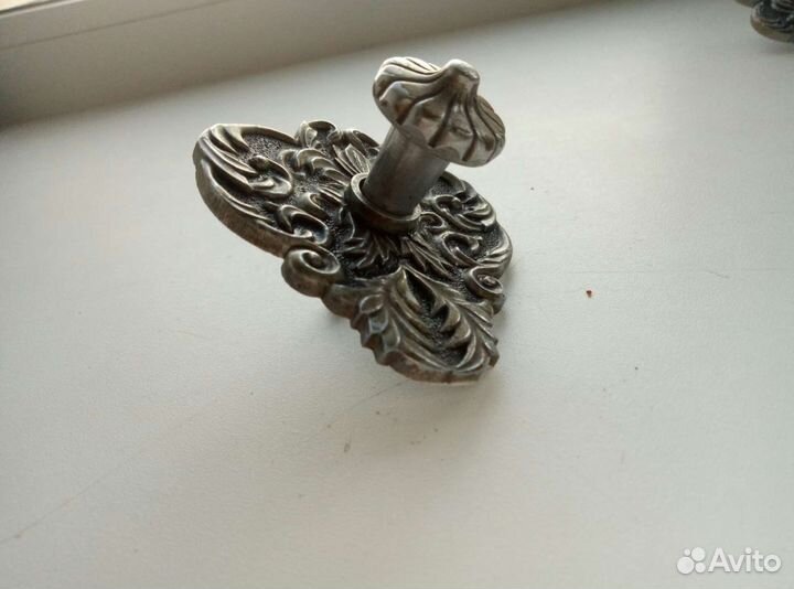 Дверные ручки, декоративные мебельные ручки