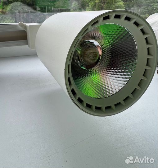 Трековые светильники на шинопроводе