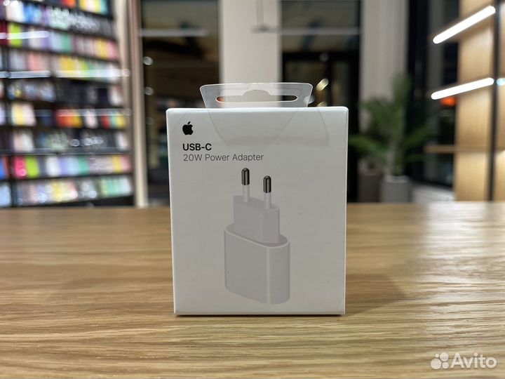 Адаптер Apple USB-C 20W