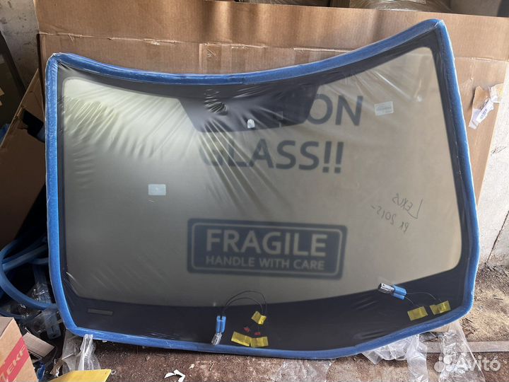 Лобовое стекло Lexus RX