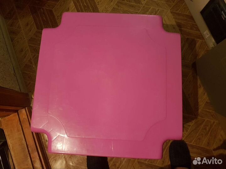 Детский столик пластмассовый