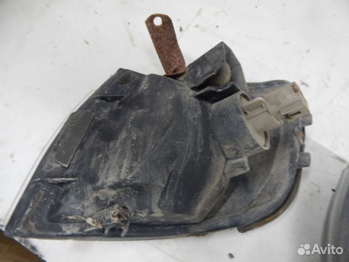 Поворотники передние Nissan Maxima A32