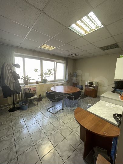 Склад, производственное помещение, 200 м²