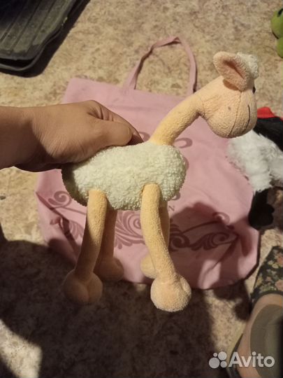 Мягкие игрушки и рюкзачок