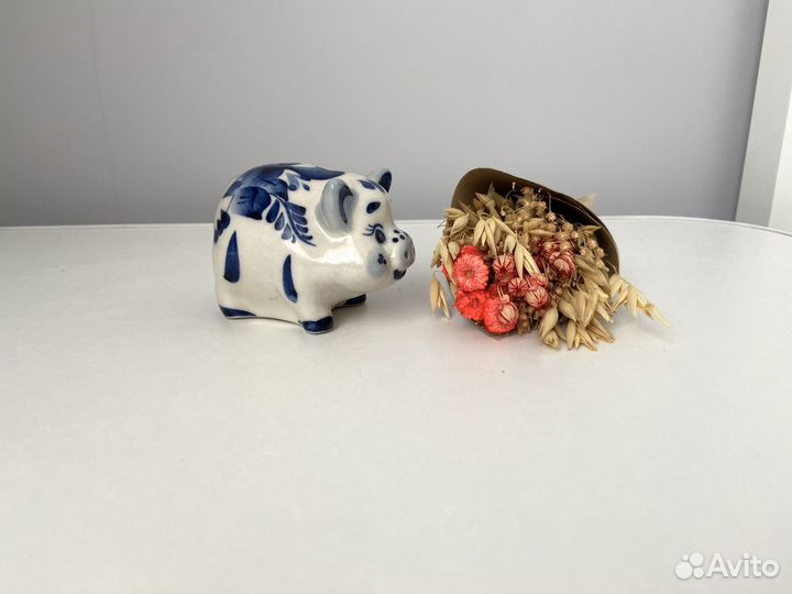 Свинья гжель фигурка, хрюшка сувенир статуэтка