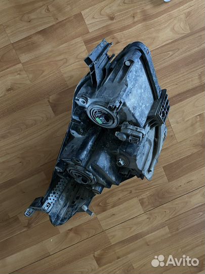 Правая Фара toyota ractis