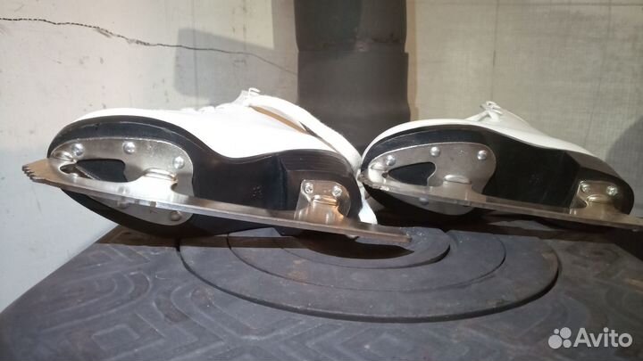 Коньки фигурные Graf Montana Gold 28