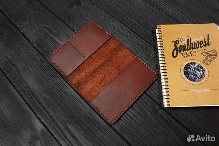 Кожаная обложка для паспорта ручной работы коньяк