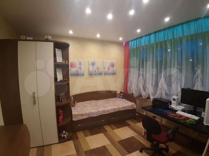 Дом 200 м² на участке 6,5 сот.