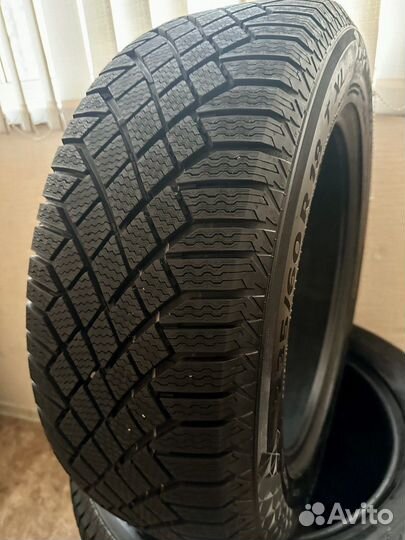 Continental ContiVikingContact 7 235/60 R18 107T