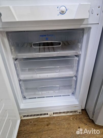 Встраиваемый холодильник Indesit.Гарантия.Доставка