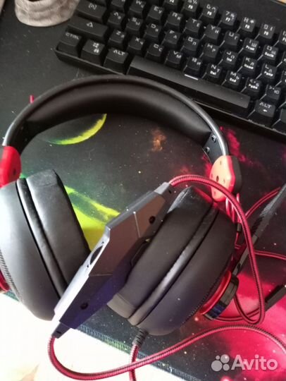 Проводные наушники