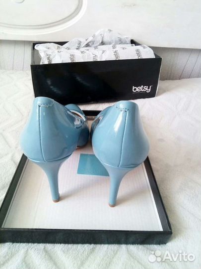 Туфли новые 39 раз. Betsy, голубые и светложелтые