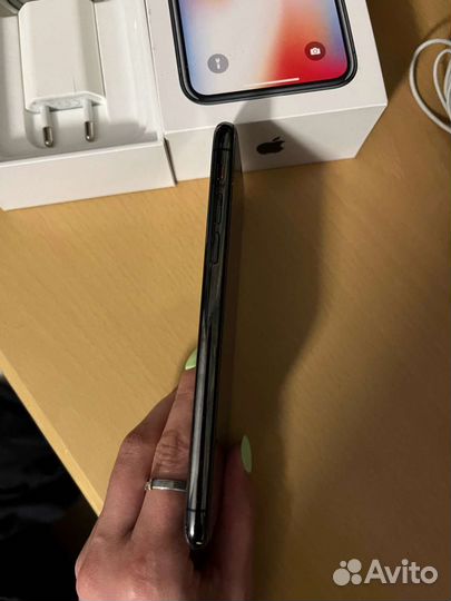 Телефон iPhone 10