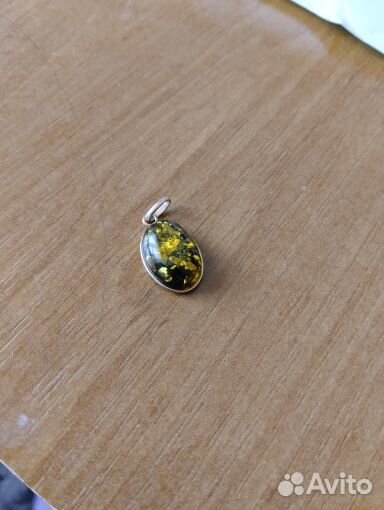 Продаю серьги, кольцо, кулон золото 585 пр. с зеле