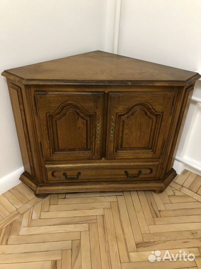 Антикварная мебель из массива