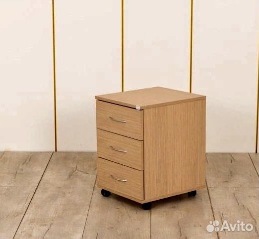 Тумба на колёсах