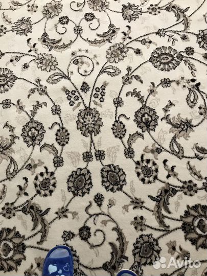 Продается ковер 2м на 4 м новый