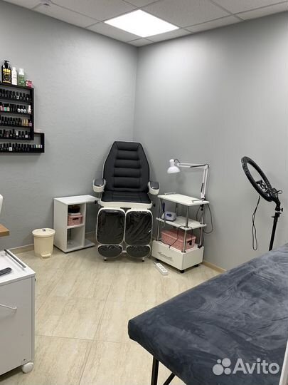 Маникюр и педикюр, депиляция,брови