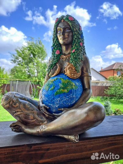 Статуэтка Мать Земля