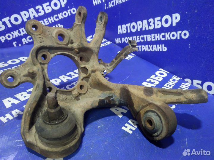 Задний правый поворотный кулак Toyota Avensis