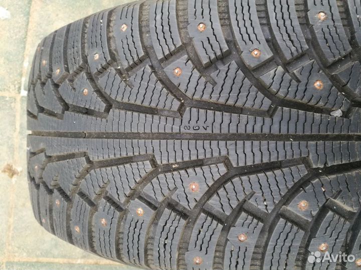 Nokian Tyres Hakkapeliitta R5 SUV 275/40 R20