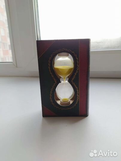 Декорация песочные часы