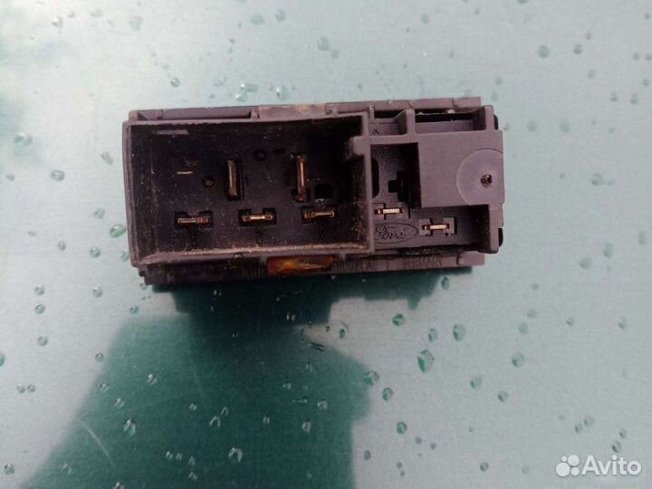 Кнопка подогрева стекла задняя Ford Mondeo 1
