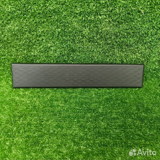 Накладка внутренняя на порог задняя левая